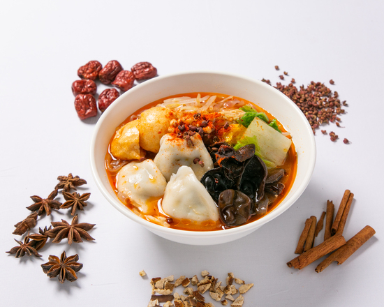 （赤）水餃子麻辣湯